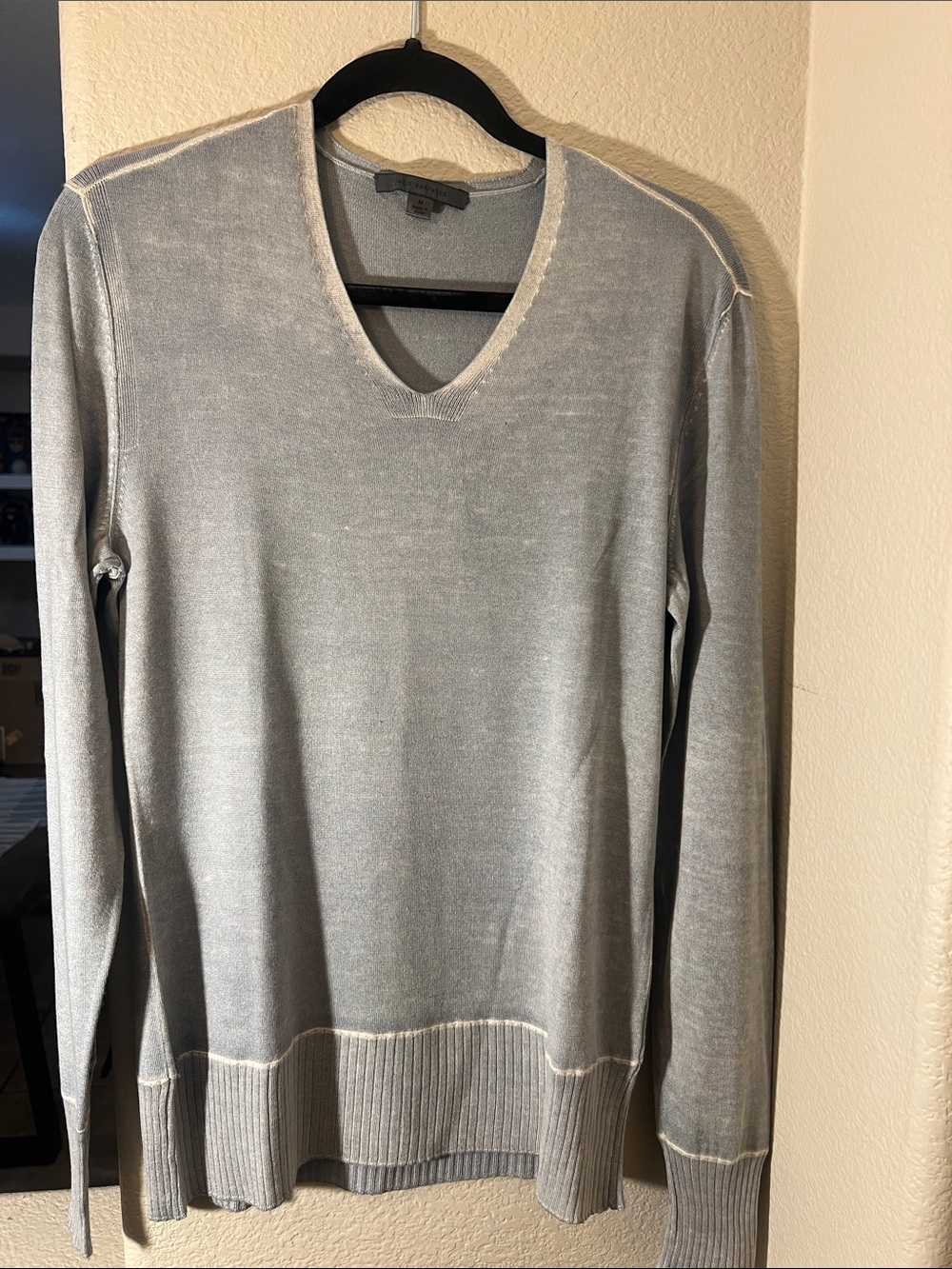 John Varvatos Men’s Light Gray V-Neck Pullover Sweater